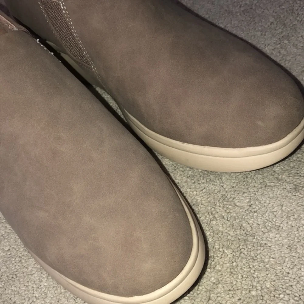 SOUL NATURALIZER Women’s‎ 12 Brown Lyrie Slip-On Sneaker NWOT